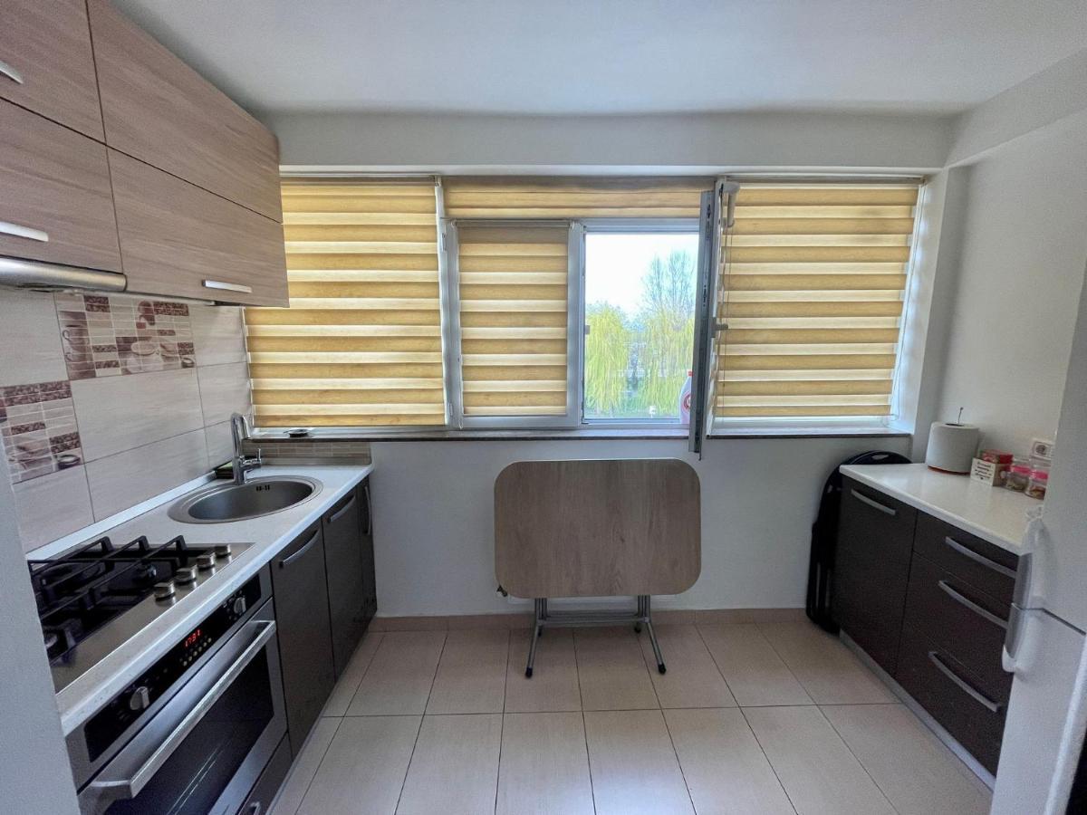 Garsoniera Moderna Parcare Internet Apartment ปีเตช ภายนอก รูปภาพ